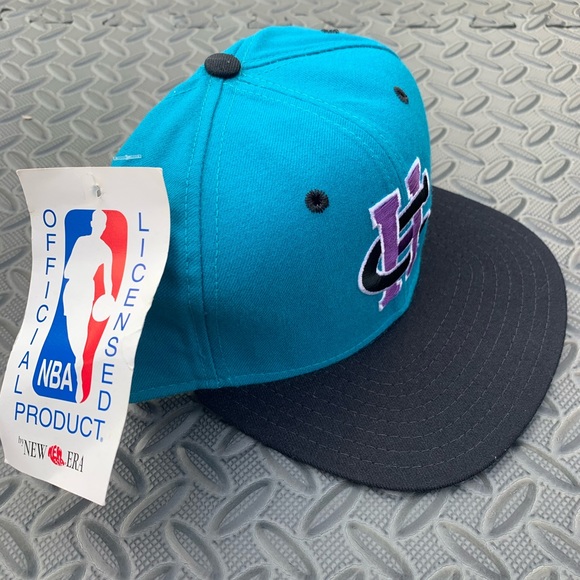 Vintage Charlotte Hornets New Era SnapBack - Picture 3 of 4